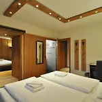 & 3* Weissbriach