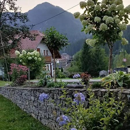 Pensión & Weissbriach