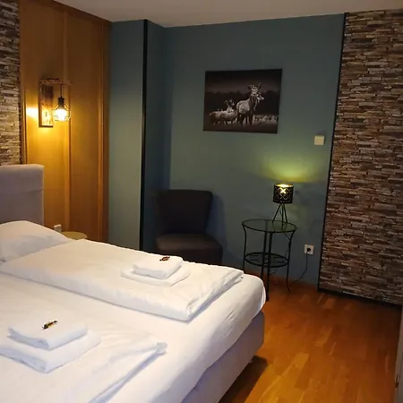 & 3* Weissbriach