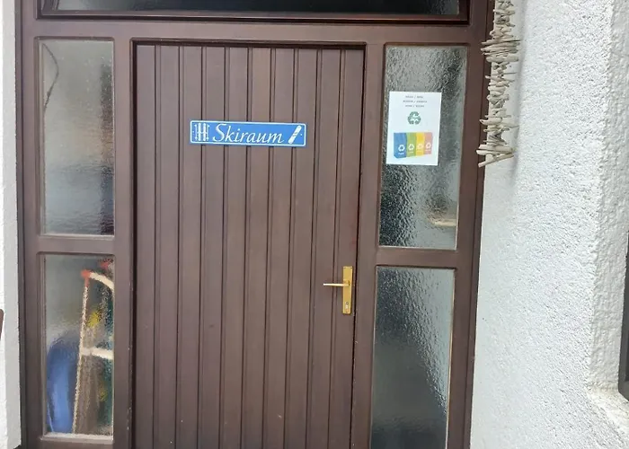 & בית הארחה 3*