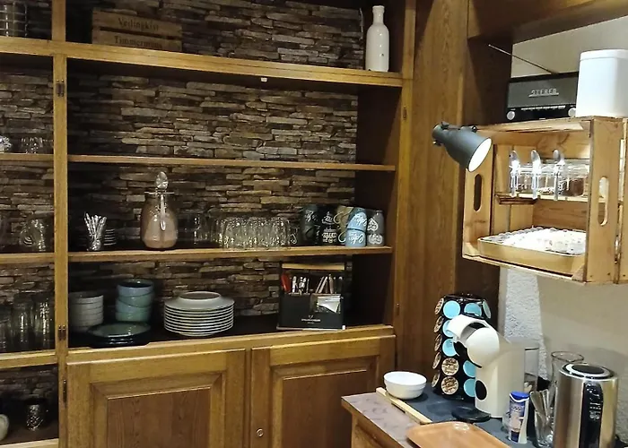 & בית הארחה 3*